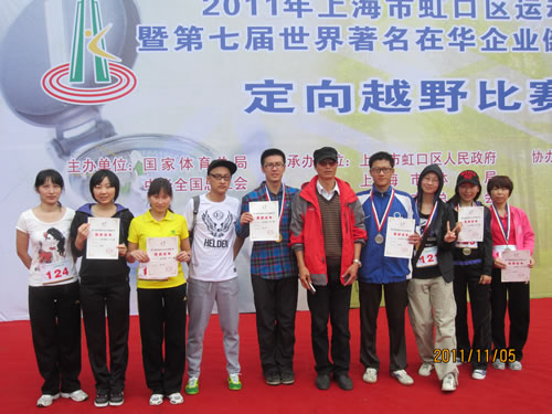 �Ϻ������y�T(m��n)�S�@���Ϻ��к�څ^(q��)�w�\(y��n)��(d��ng)��(hu��)�ߵ��ߌ�����������I(y��)���A��I(y��)������ِ����ԽҰ��ِ���ӂ�(g��)�˵�һ����Ů�ӂ�(g��)�˵��������������D2��