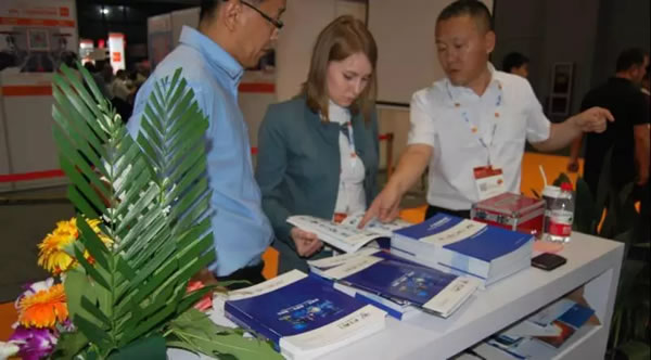 �Ϻ������y�T�S���ӵ���� FLOWEX CHINA �Ϻ����H�ù��yչ �D6