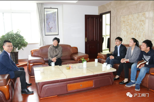 �Aͤ�(zh��n)�hί��ӛ�����ڜ����y�T�{(di��o)�У��D2��