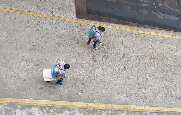 �S�^(q��)���r����