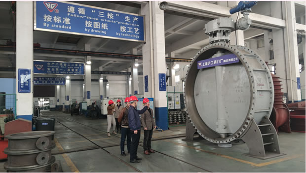 �Aͤ�(zh��n)�(zh��n)�L(zh��ng)��С�dһ���W�R��˾���L�{(di��o)�У��D3��