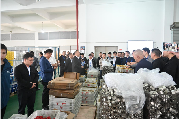 �Ϻ������y�T�S�����F(tu��n)�����޹�˾��h(hu��n)�ֹ�˾���S�F(xi��n)��(ch��ng)���D5��